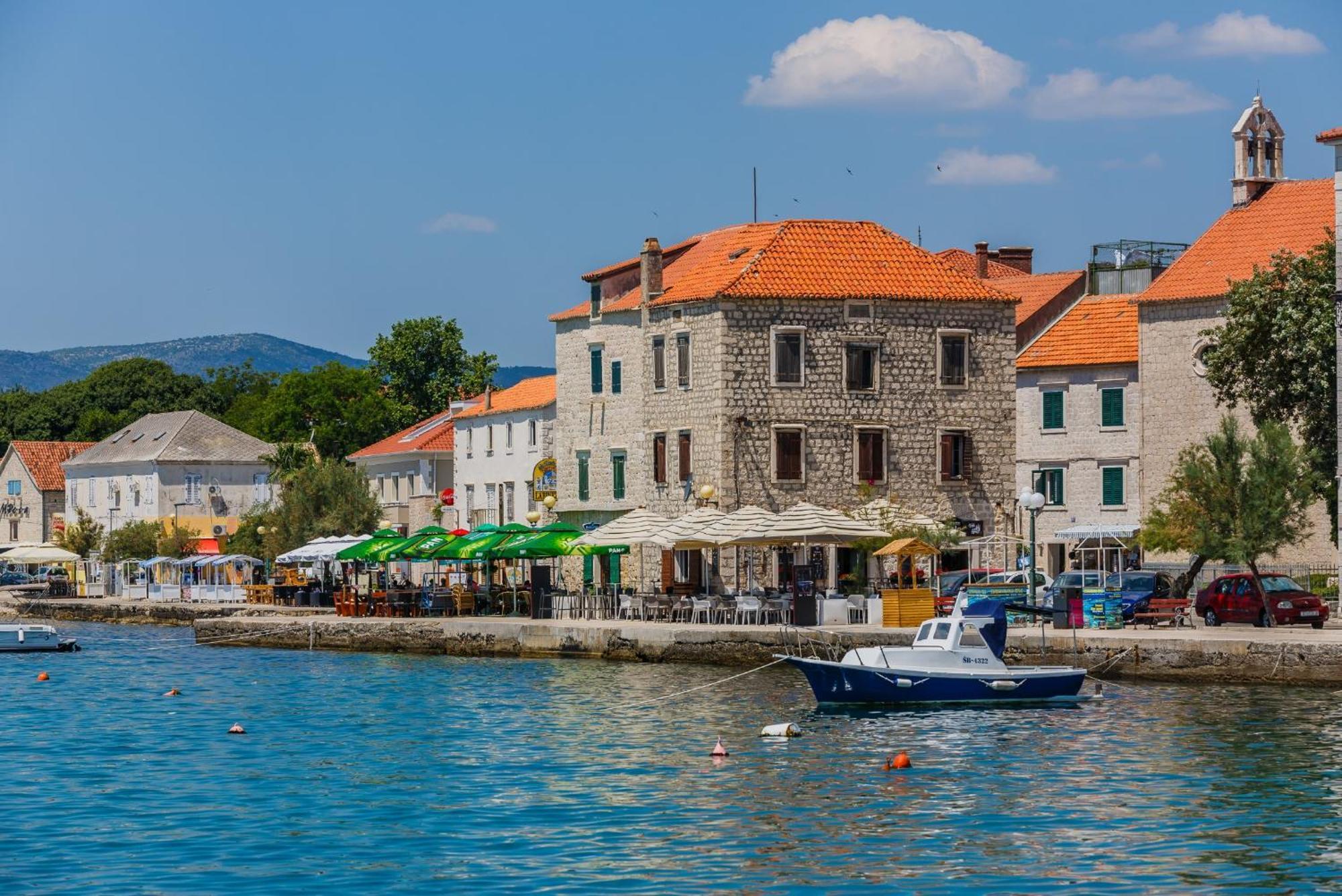 Modern Apartment Nikola In A Quiet Area Kastel Stari Luaran gambar