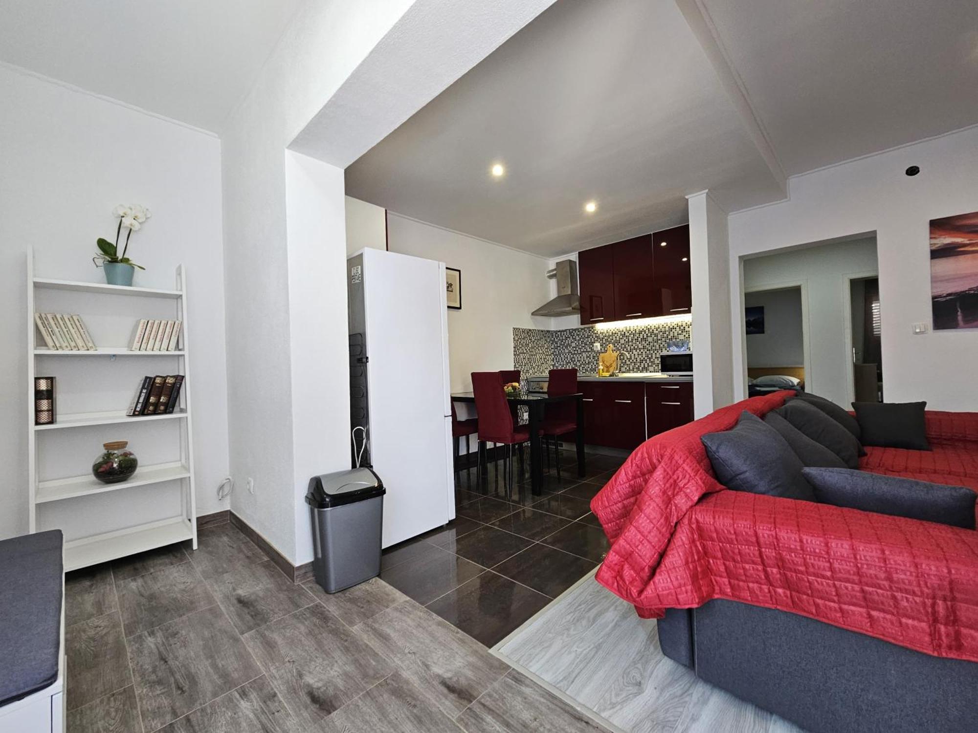 Modern Apartment Nikola In A Quiet Area Kastel Stari Luaran gambar